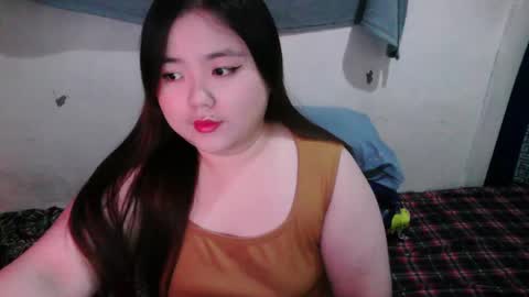 Snapshot of maxie_cat chatting on December 2, 11:29 am Maxie online show from December 2, 11:29 am