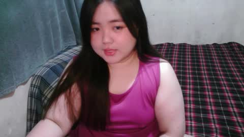 Snapshot of maxie_cat chatting on October 4, 12:47 pm Maxie online show from October 4, 12:47 pm