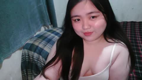 Snapshot of maxie_cat chatting on October 6, 12:01 pm Maxie online show from October 6, 12:01 pm