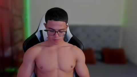 Snapshot of maxiimus__ chatting on January 3, 6:57 pm Maximus online show from January 3, 6:57 pm
