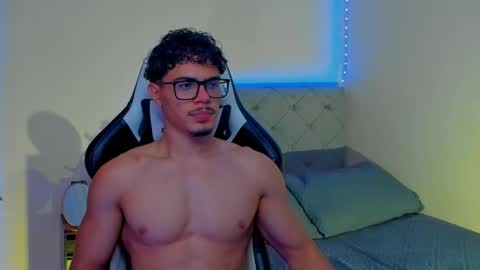 Snapshot of maxiimus__ chatting on September 24, 1:34 am Maximus online show from September 24, 1:34 am