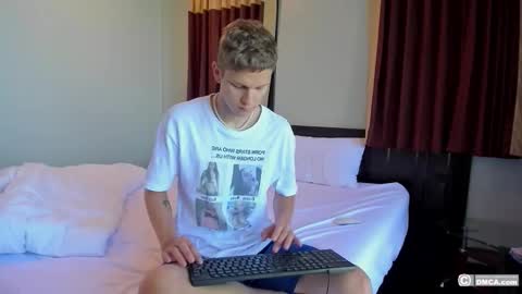 maxim burn online show from December 22, 5:25 am