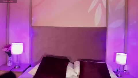 Snapshot of maxim_walker chatting on September 21, 4:16 am maxim online show from September 21, 4:16 am