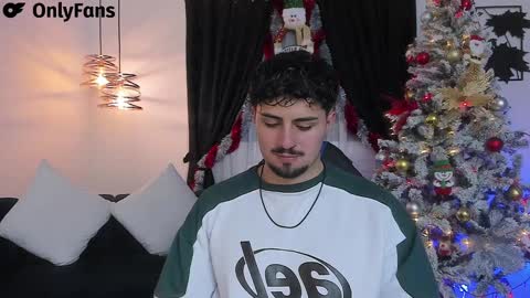 Maximo online show from December 30, 2:42 am