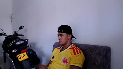 Maximo Sebastian online show from June 23, 9:32 pm