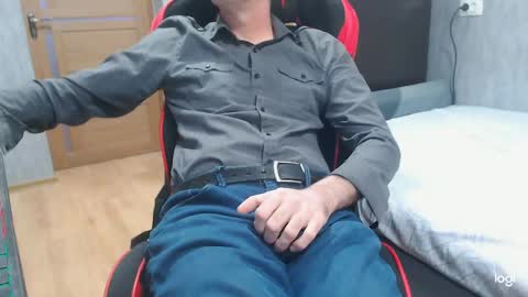 maximus3334 online show from March 31, 10:59 am