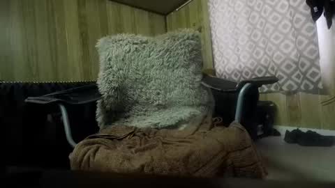 Max online show from February 13, 9:28 pm