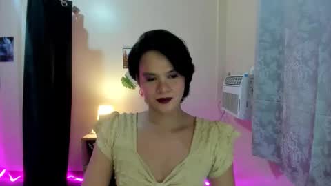 Snapshot of maxine_fucks chatting on October 24, 6:41 pm maxine_fucks online show from October 24, 6:41 pm