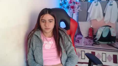 Snapshot of maxinesex_ chatting on October 10, 3:29 pm maxinesex_ online show from October 10, 3:29 pm