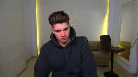 MaxKaiden online show from February 6, 7:34 am