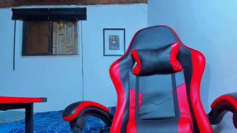 Snapshot of maxowens_oficial chatting on September 13, 7:27 pm MAX online show from September 13, 7:27 pm