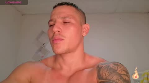 Max online show from April 16, 9:39 pm