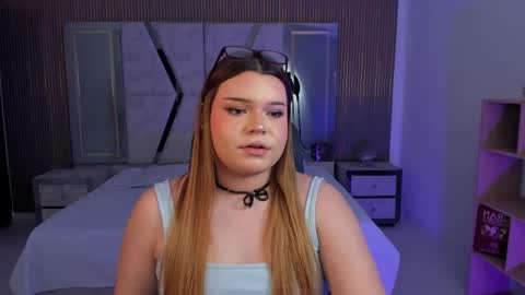 Snapshot of maxxxine_ chatting on October 10, 3:29 pm Maxine Minx online show from October 10, 3:29 pm