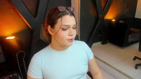 Snapshot of maxxxine_ chatting on September 27, 10:40 pm Maxine Minx online show from September 27, 10:40 pm