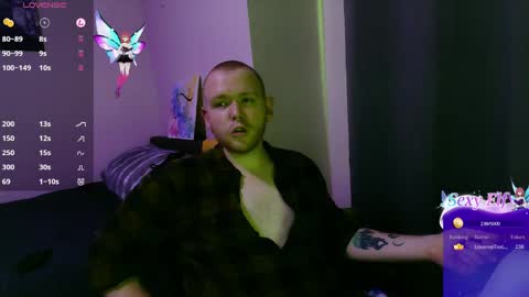 MaxxxQuin online show from December 1, 4:32 pm