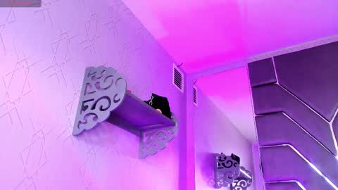 Snapshot of may_fox06 chatting on October 7, 9:22 pm MAY online show from October 7, 9:22 pm