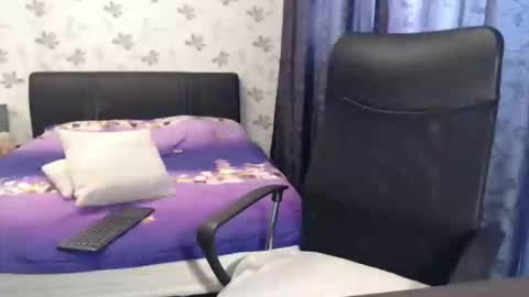 Maya online show from April 9, 6:19 am