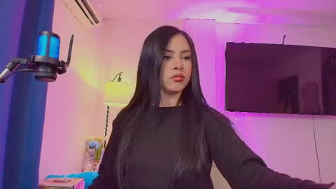 Maya online show from May 21, 8:15 pm
