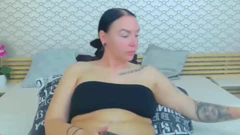 Snapshot of mayacruise chatting on September 12, 7:43 am MayaCruise online show from September 12, 7:43 am