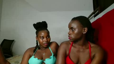 Snapshot of mayah_l chatting on October 11, 6:55 pm Mayah online show from October 11, 6:55 pm
