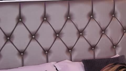 Maya online show from December 3, 12:28 pm