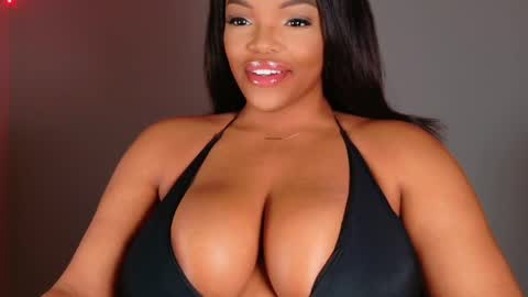 MayBabi online show from March 4, 11:19 am