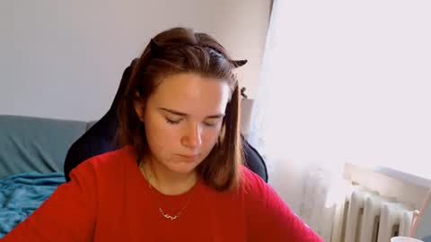 maybloom_ online show from July 15, 10:42 am