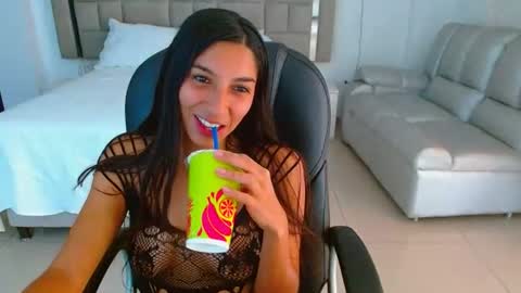 MAYA online show from August 3, 7:53 pm