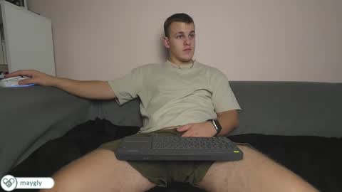 Snapshot of maygly chatting on September 21, 8:24 pm Slava and Alextatto online show from September 21, 8:24 pm