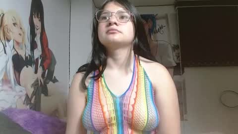Snapshot of mckennahot303av chatting on February 25, 11:43 am mackenna av online show from February 25, 11:43 am