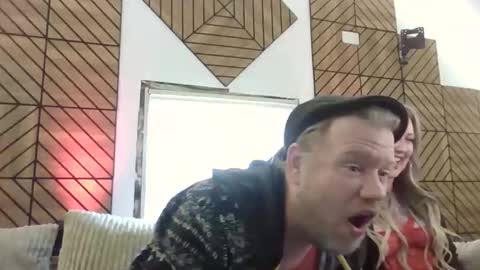 me2283 online show from April 30, 8:57 pm