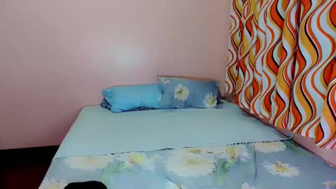 Snapshot of mea_mm19 chatting on March 2, 7:23 pm mea_mm19 online show from March 2, 7:23 pm