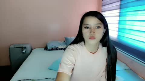 Snapshot of mea_mm19 chatting on March 12, 12:20 am mea_mm19 online show from March 12, 12:20 am