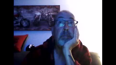 me at home online show from October 11, 10:31 am