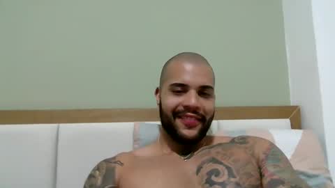 Snapshot of medellindrak chatting on October 5, 11:23 pm filippoae online show from October 5, 11:23 pm