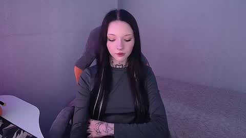 mefwhOre online show from October 8, 3:40 pm