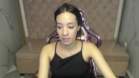 Snapshot of megan_collins_b chatting on September 25, 3:19 pm megan_collins_b online show from September 25, 3:19 pm