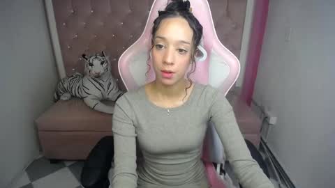 Snapshot of megan_collins_b chatting on September 11, 1:34 pm megan_collins_b online show from September 11, 1:34 pm