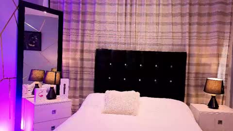 megan do santos online show from December 15, 8:38 pm