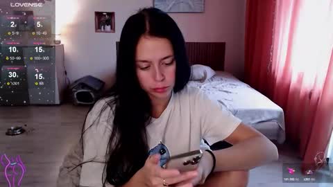 Snapshot of megan_nilson chatting on October 13, 6:59 am Megan online show from October 13, 6:59 am
