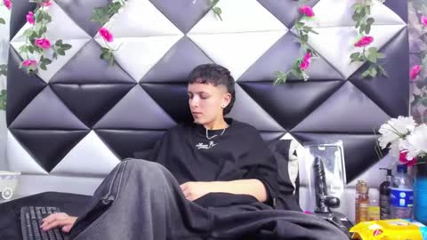 Snapshot of megan_thompsonn_ chatting on October 4, 3:37 am megan_thompsonn_ online show from October 4, 3:37 am