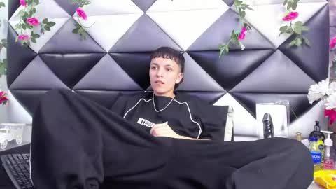 Snapshot of megan_thompsonn_ chatting on October 5, 3:48 am megan_thompsonn_ online show from October 5, 3:48 am