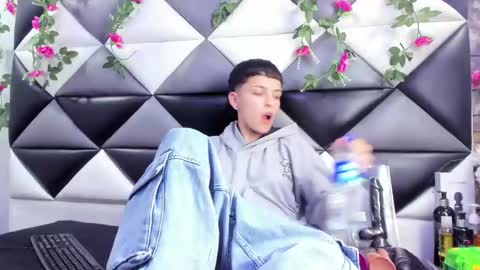 Snapshot of megan_thompsonn_ chatting on October 28, 2:34 am megan_thompsonn_ online show from October 28, 2:34 am