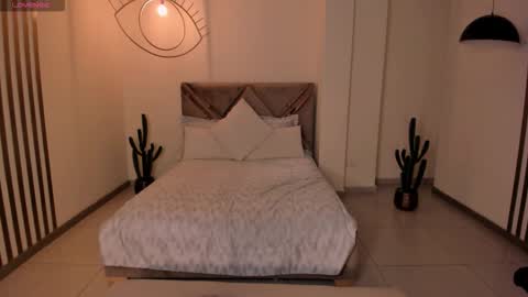 Megan Cross online show from December 18, 4:30 am