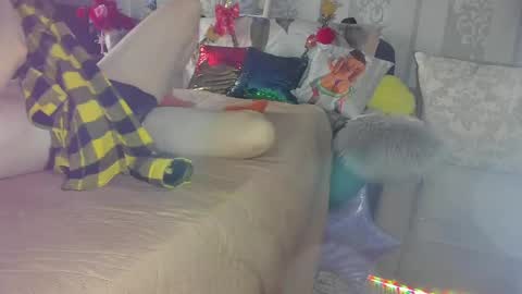 Snapshot of meganfox3325 chatting on February 27, 8:02 am Nicki--------- Welcome to my Room online show from February 27, 8:02 am