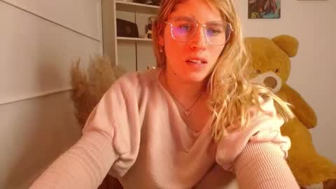 Snapshot of meganlk chatting on January 14, 11:48 pm MEGAN online show from January 14, 11:48 pm