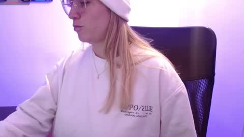 Snapshot of meganlk chatting on February 13, 2:42 pm MEGAN online show from February 13, 2:42 pm