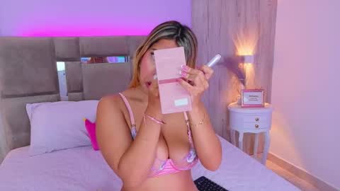 Megan online show from March 4, 12:13 pm