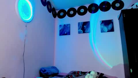 meghan_devil_ online show from October 31, 7:42 am