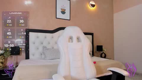 Meghan  online show from December 17, 2:02 pm